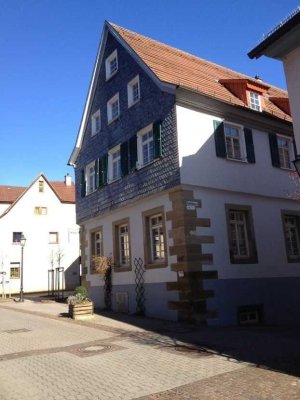 Zentrale Altbau-Maisonette-Wohnung