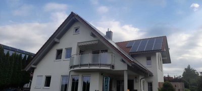 Attraktive 4-Zimmer-DG-Wohnung mit gehob. Innenausstattung mit EBK für 1 od. 2-Personenhaushalt
