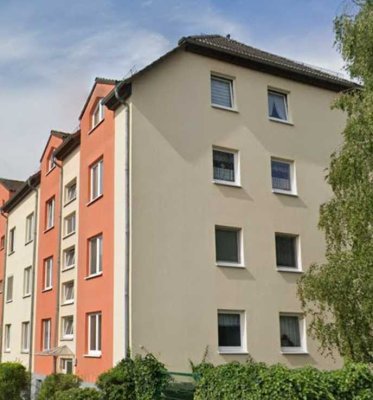Moderne 3-Zimmer-Wohnung mit Balkon, Badewanne, Gäste-WC & Parkplatz