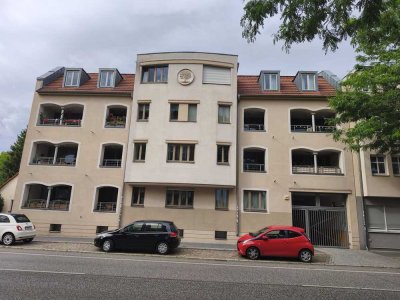 Exklusive, vollst. renovierte 2-Raum-Wohnung mit geh. Innenausstattung mit Balkon und EBK in Potsdam