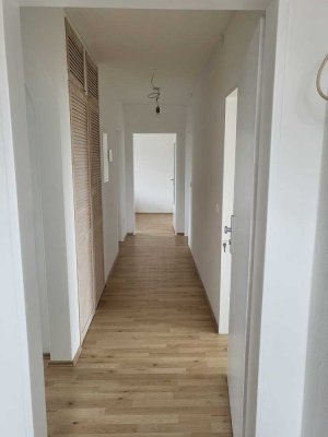Helle 3-Zimmer-Wohnung mit Balkon in ruhiger Lage von Hepberg – saniert 2023, Nähe Audi Ingolstadt