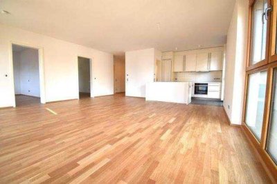 Hochwertige 4,5 Zimmer Wohnung in traumhafter ruhiger Seelage Petershausen Ost