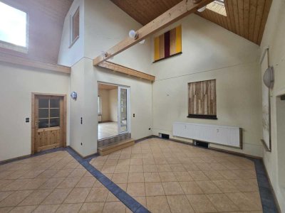 Familienfreundliches Wohnhaus mit integrierter Ferienwohnung und Gewerbefläche