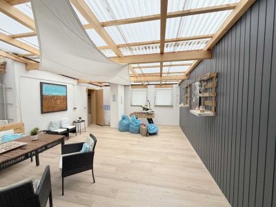 Traumhafte 4 Zimmerwohnung mit eigenem Eingang, großer überdachter Balkonterrasse, Balkon....