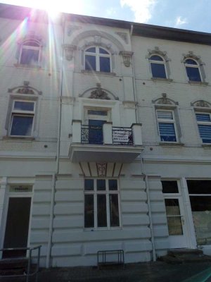 Erstbezug nach Sanierung mit Balkon: Freundliche 2-Zimmer-Wohnung in Naumburg (Saale)