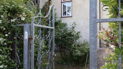 Jahrhundertwendevilla mit schönem Westgarten und viel Potential
