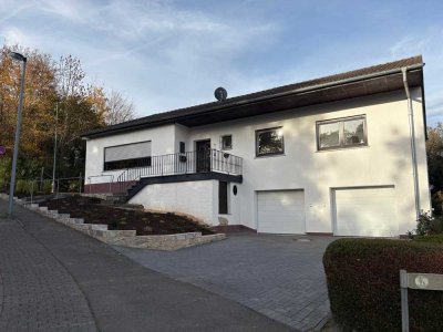 Geräumiges Einfamilienhaus mit Garagen in Bad Münstereifel