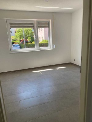 Schöne und neu renovierte 3-Zimmer-Wohnung in Kämpfelbach, Ersingen