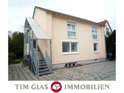 ++ Großzügige 3 ZKBBalkon Wohnung im 1.OG eines 2-Parteienhauses in ruhiger Lage 2.Reihe ++