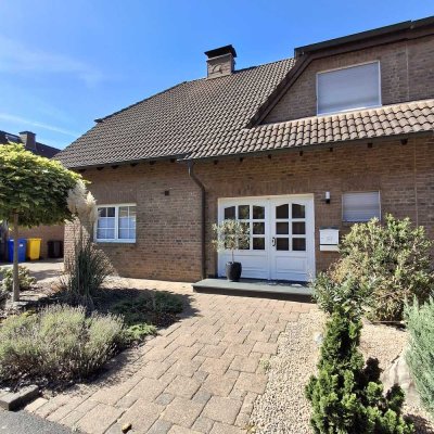 Großzügige Doppelhaushälfte mit 6 Zimmern, Garten und Garage in Frechen!