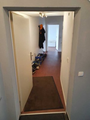 Geschmackvolle 5-Raum-Wohnung mit Balkon und Einbauküche in Darmstadt