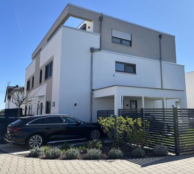 BABENHAUSEN: Exklusive moderne und großzügige Doppelhaushälfte auf hohem energetischem Niveau!