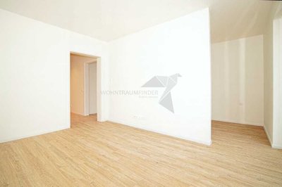++ Wohnen mit Wohlfühlfaktor ++ Neue, moderne 4-Raum-Whg. mit Südbalkon, Einbauküche & TG-Stellplatz