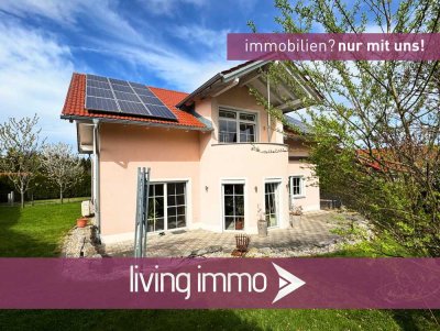Attraktives Einfamilienhaus mit Wellnessoase, Garage, PV-Anlage & tollem Grundstück in Hutthurm