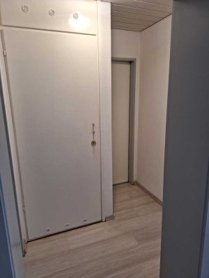 Exklusive, neuwertige 4-Zimmer-Wohnung mit geh. Innenausstattung mit Balkon und EBK in Gersthofen