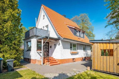 RESERVIERT:+++ Lichtdurchflutetes Einfamilienhaus mit sonnigem Garten, Balkon & Top-Lage +++