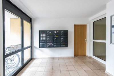 FREIE 2 - ZIMMER - WOHNUNG MIT TERRASSE + BARRIEREFREI + EG + RUHIGE LAGE+POTENTIAL