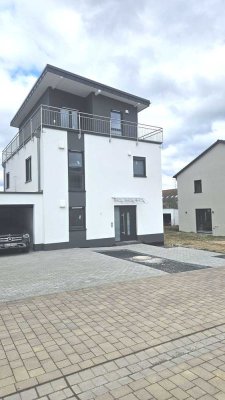Neubau erstbezug Einzelhaus mit Solar mit Regenwasserspeicher Massiv