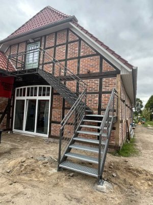 Tolle lichtdurchflutete Wohnung im 1. OG - Erstbezug nach Renovierung