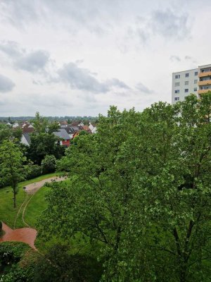 Helle 4-Zi-Wohnung über den Dächern von MA-Niederfeld