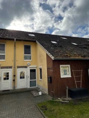 Moderne Reihenhaushälfte in Altenpleen bei Stralsund zu vermieten.