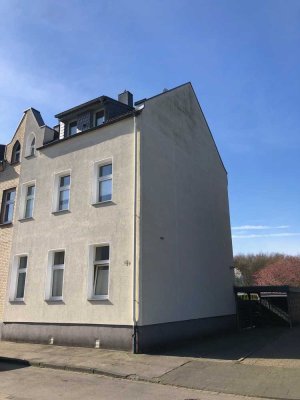 Großzügiges gepflegtes - renoviertes Zweifamilienhaus mit großen Grundstück in ruhiger Lage