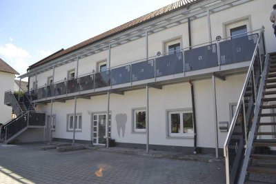 Stilvolle 1,5-Zimmer-Wohnung in Straubing-Alburg: 01703415123