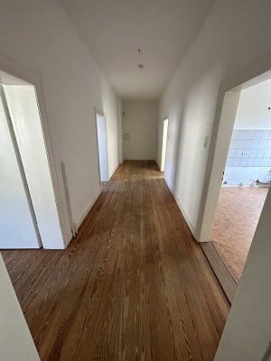 Erstbezug nach Renovierung - Lichtdurchfluteter Altbautraum mit Charme und Wohlfühlfaktor