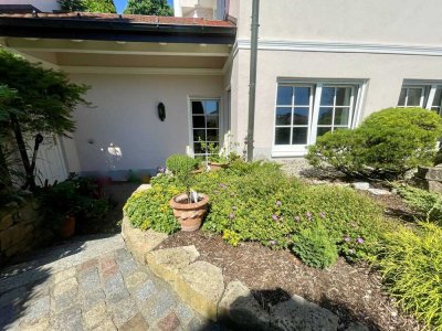 Exklusive 3 ZKB-Einliegerwohnung in Villa mit 114m² in Leitershofen-Bestlage