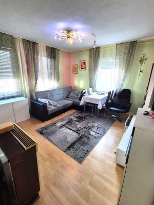 *Zweifamilienhaus mit Ausbaureserve in zentraler Wohnlage*