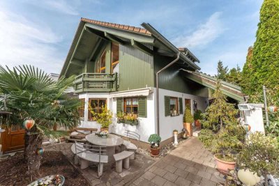 Zweifamilienhaus mit Wintergarten, Balkon & Außen-Spa in Allach