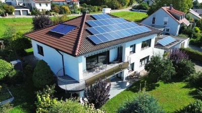Modernisiertes Einfamilienhaus mit Einliegerwohnung und traumhaftem Fernblick