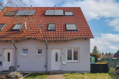 Ab ins Eigenheim! – Ihre familienfreundliche Doppelhaushälfte in Burg wartet