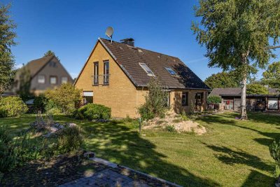 Einfamilienhaus mit Einliegerwohnung in ruhiger Feldrandlage von Steinbergkirche