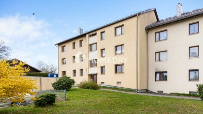 Gepflegte 1,5-Zimmer-DG-Wohnung in ruhiger Lage mit Tageslichtbad, Weitblick & ca. 4 % Rendite