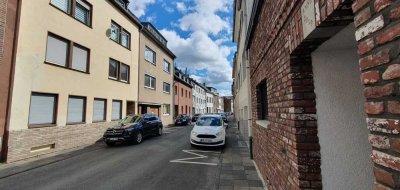 Gemütliche 60m² 3-Zimmer-Dachgeschosswohnung  mit zusätzlich 21m² Atelier-Mehrzweckraum