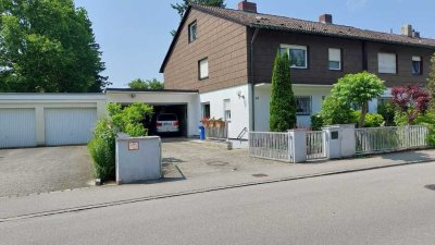 Geräumiges Reiheneckhaus mit großem Grundstück und Pool am Truderinger Wald