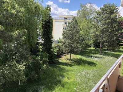 Schöne 3-Zimmer-Wohnung mit Balkon und EBK in Puchheim