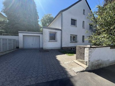 Zweifamilienhaus mit großem Garten in Bergisch Gladbach – Eigennutzung und/oder Kapitalanlage
