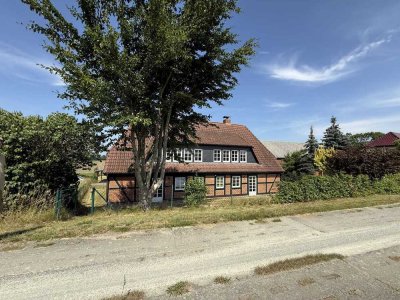 Historisches Fachwerkhaus in erster Reihe direkt am Deich