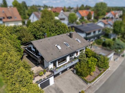 Freistehendes Einfamilienhaus mit 3 XXL-Garagen -  Viel Platz in ruhiger Lage