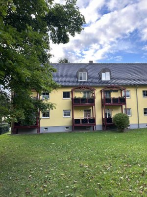 Ansprechende und vollst. renovierte 3-Raum-Maisonette-Wohnung geh. Innenausstattung Parkett mit EBK