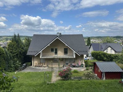 Großzügige DG-Wohnung mit Potenzial: Stellplatz, Ausbaureserve & fairer Preis!