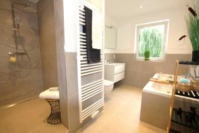 Neurenovierte 4-Zimmer-Wohnung mit hochwertigem Tageslichtbad