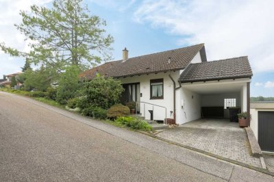 Familienfreundliches Zuhause mit tollem Ausblick, Stellplatz, Balkon und Terrasse!