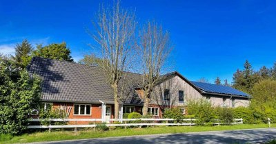 Einzigartiges Anwesen mit Ferienwohnung, Gewerbe, parkähnlichem Garten und eigenem Wald