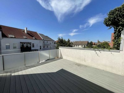 Wohntraum! Große 3 Zimmerwohnung mit riesiger Dachterrasse, Kamin + Einbauküche!