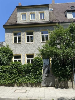 Charmante, sonnige und ruhige 2 Zimmerwohnung in Augsburg Bismarckviertel.