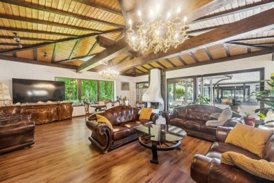 Unternehmer-Villa in Teningen Nimburg mit bis zu 3 WE / Büro, Sport & Wellnessbereich
