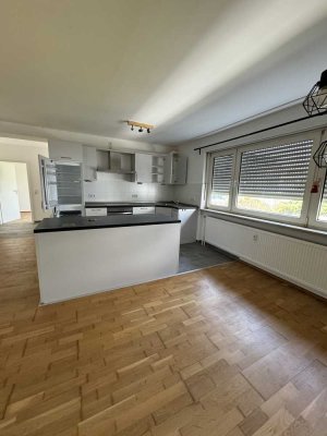 Exklusive 3 Zimmer Wohnung mit Einbauküche in Darmstadt